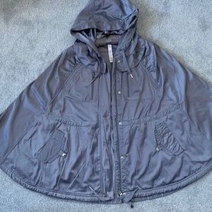 Lululemon Wanderful Capelet Rain Poncho Jacket 8 10 12 M/L